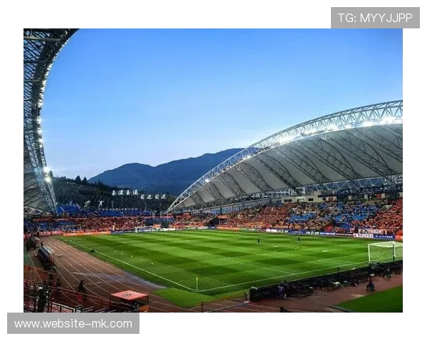 云南玉昆签下17岁恒大足校前锋:支付100万元引进费 云南玉昆签下17岁恒大足校前锋:支付100万元引进费